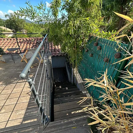 Maisonnette Avec Piscine Proche Saint-tropez & Port Grimaud Апартаменты *